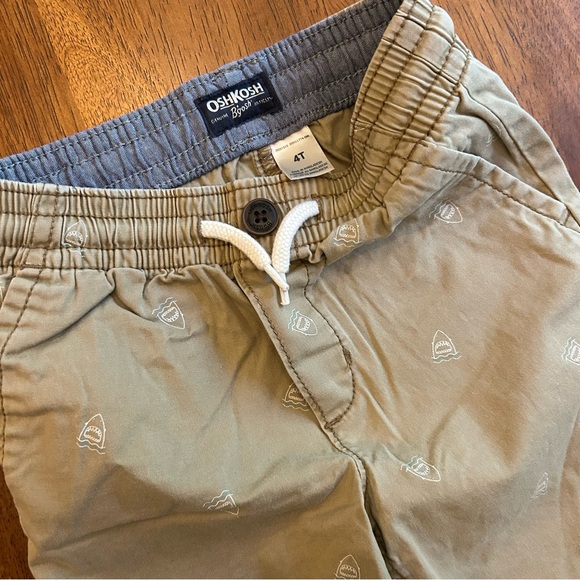 OshKosh B’gosh Khaki Shark Shorts | 4T - Picture 3 of 5